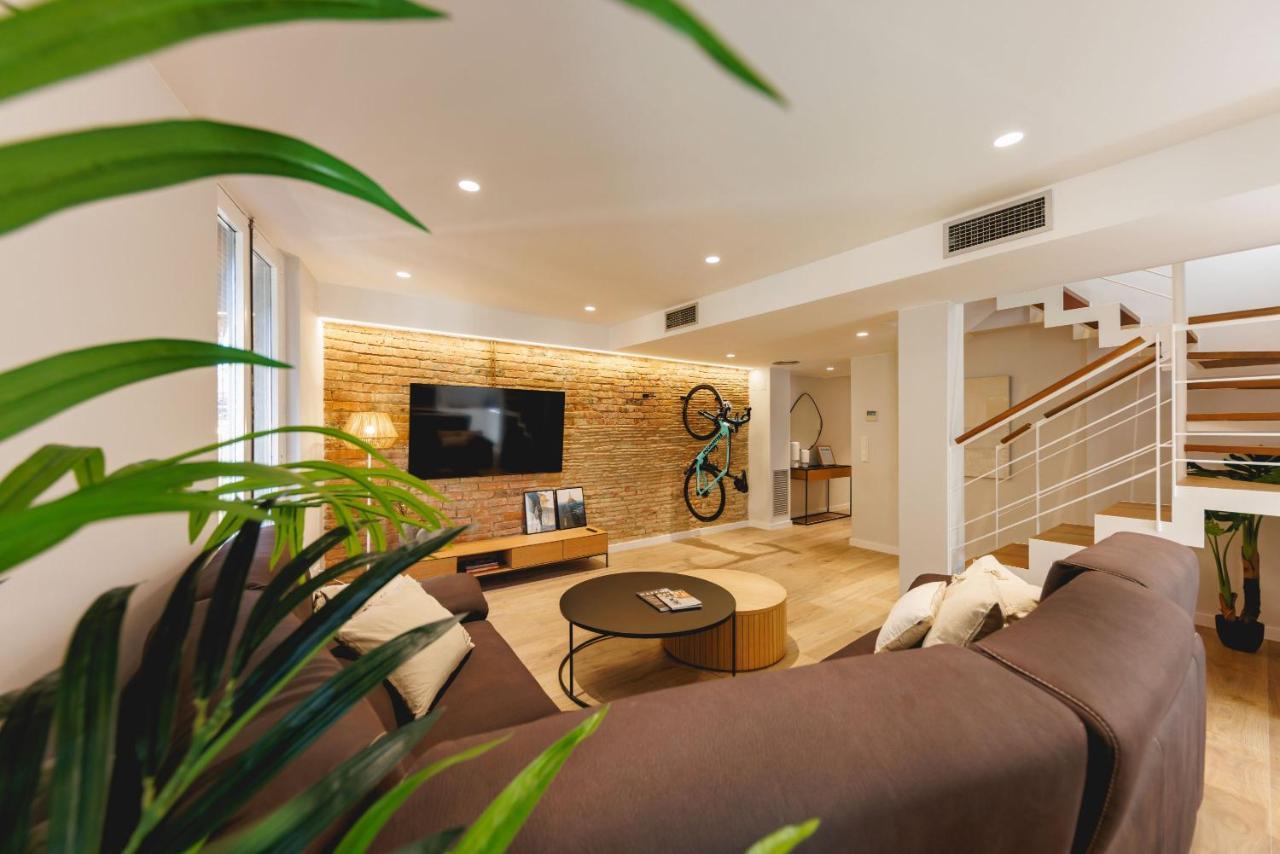 Bravissimo Cort Reial Duplex, Spacious With 3 Bedrooms Girona Dış mekan fotoğraf