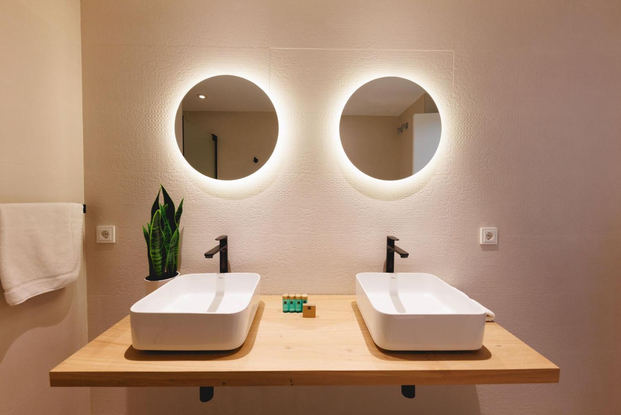 Bravissimo Cort Reial Duplex, Spacious With 3 Bedrooms Girona Dış mekan fotoğraf